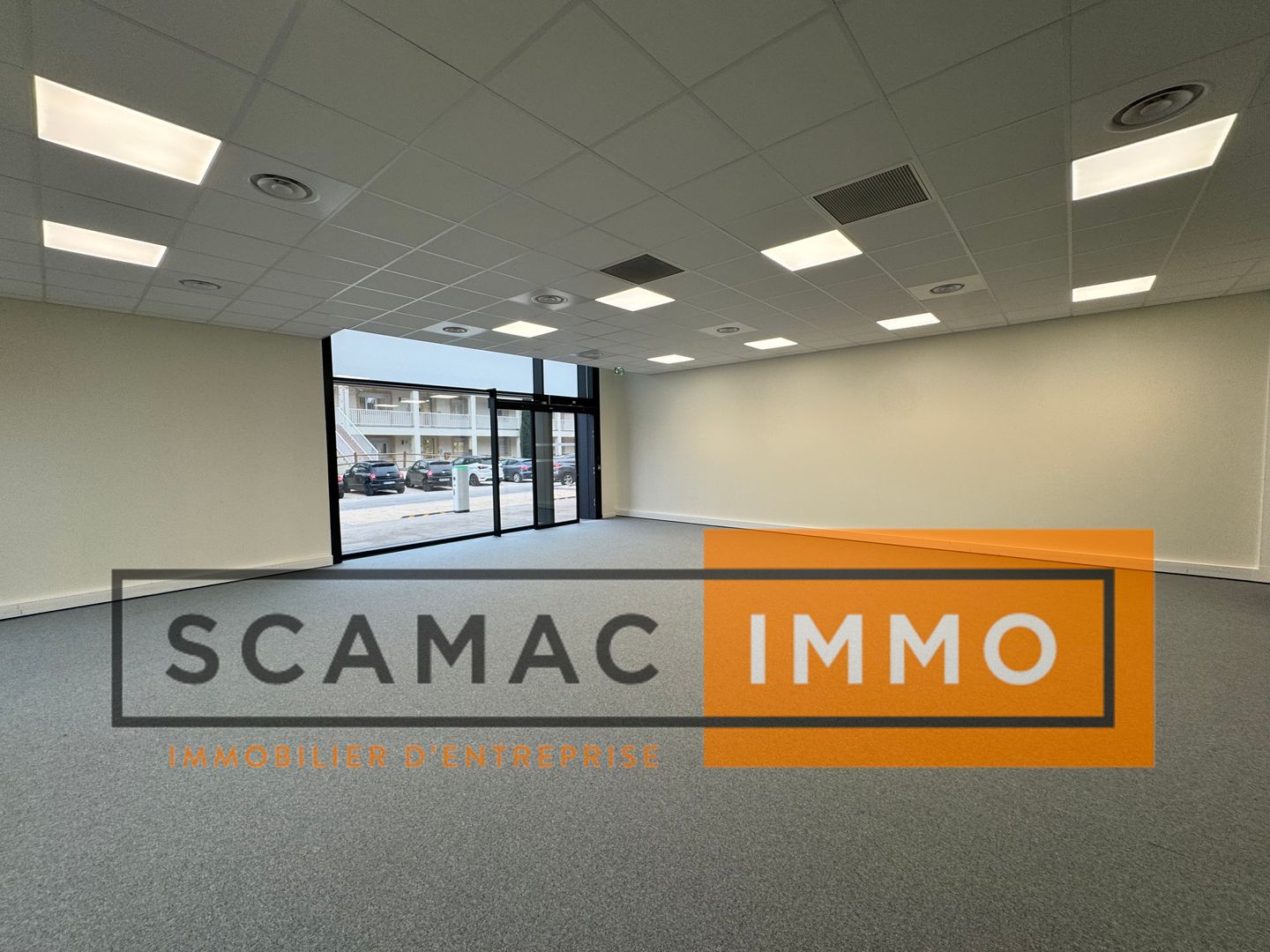 entrepôt de 105m², Salon-de-Provence (Bouches-du-Rhône)