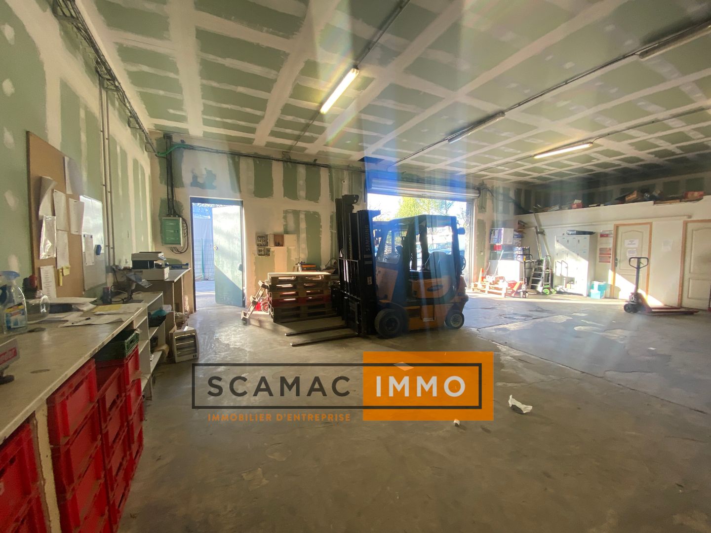 local d'activités de 400m², Rousset (Bouches-du-Rhône)