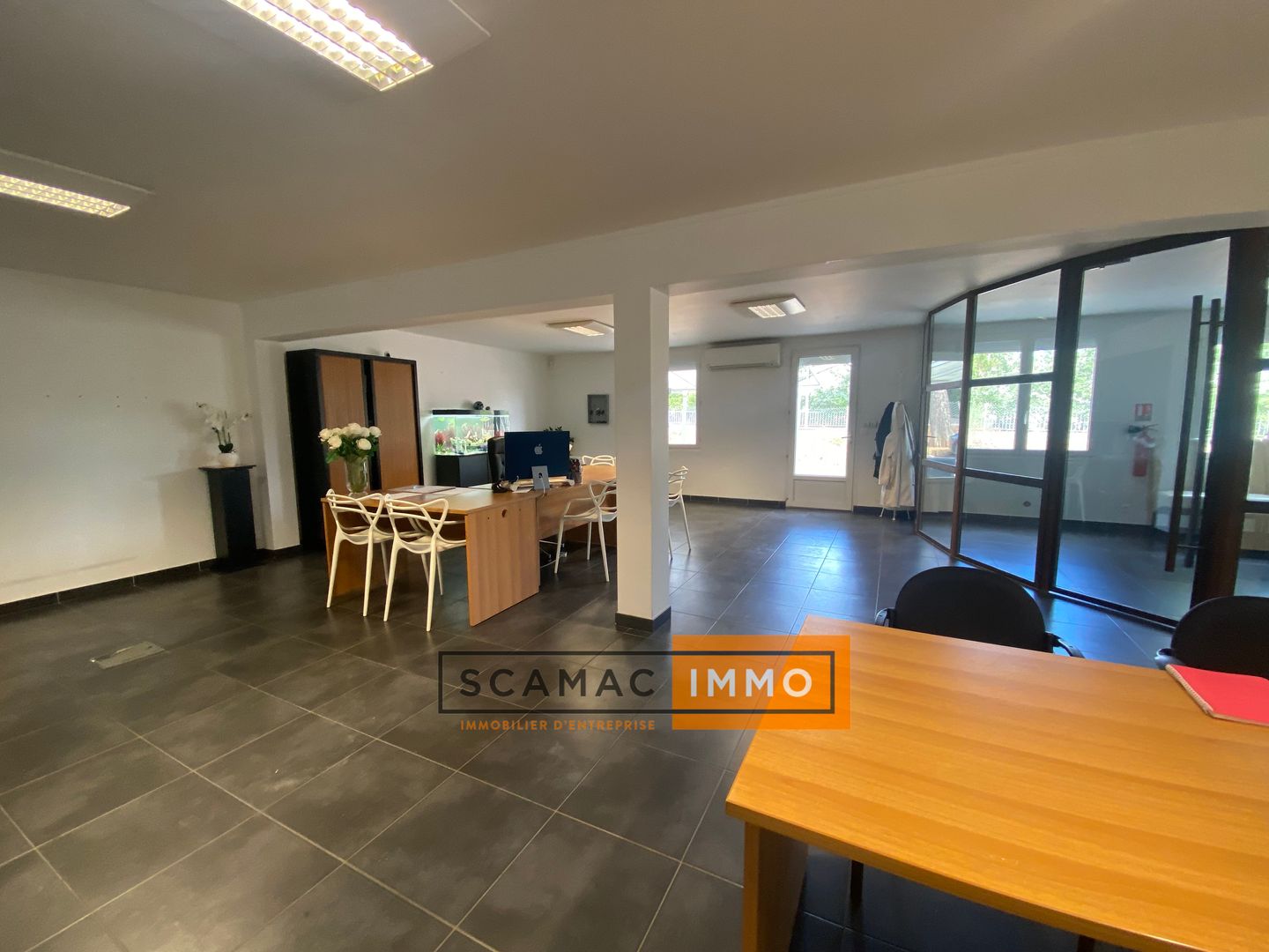 local d'activités de 600m², Rousset (Bouches-du-Rhône)