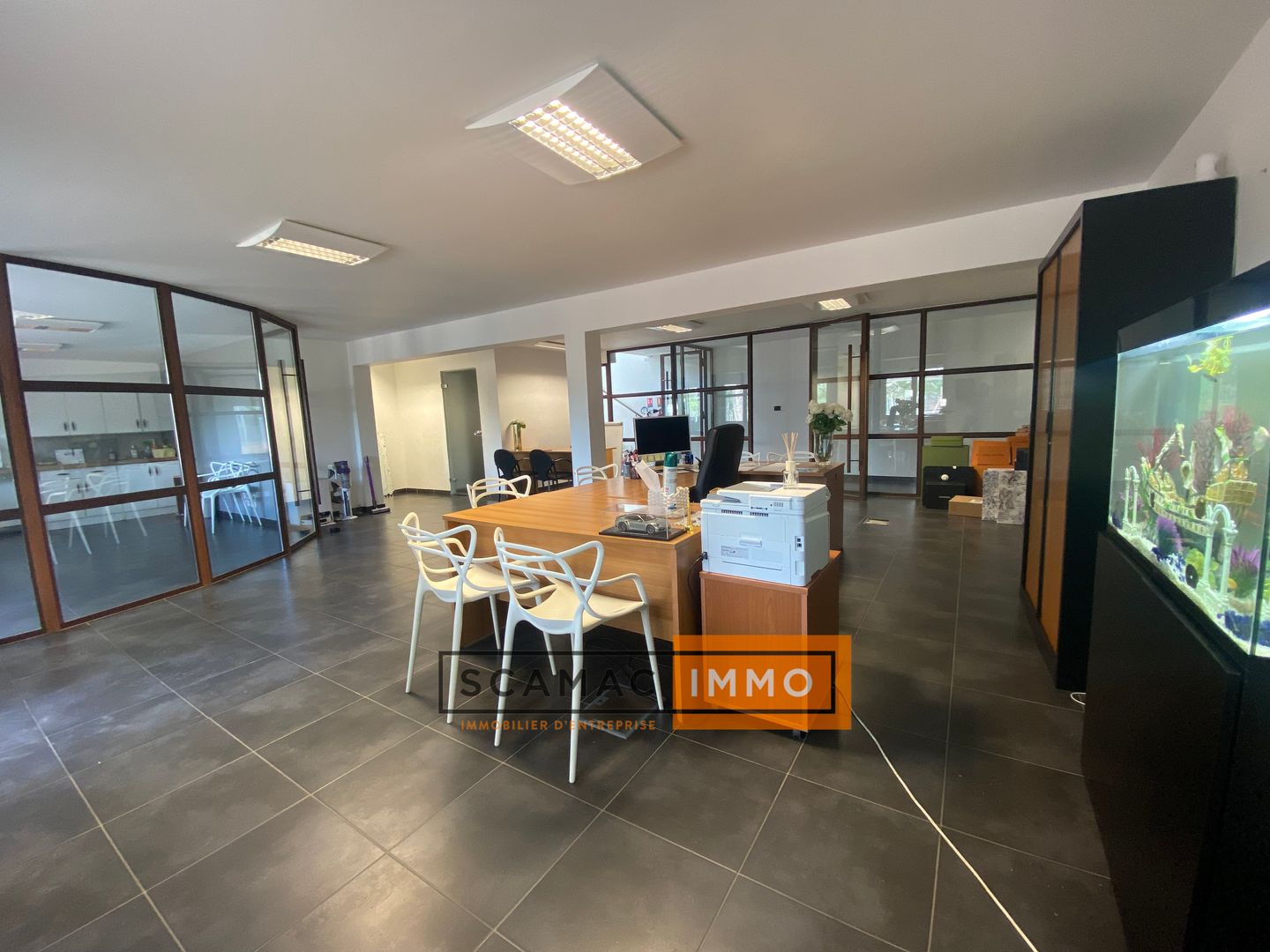 local d'activités de 600m², Rousset (Bouches-du-Rhône)