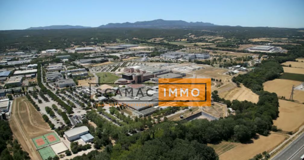 Local d'activités de 150 m², Rousset