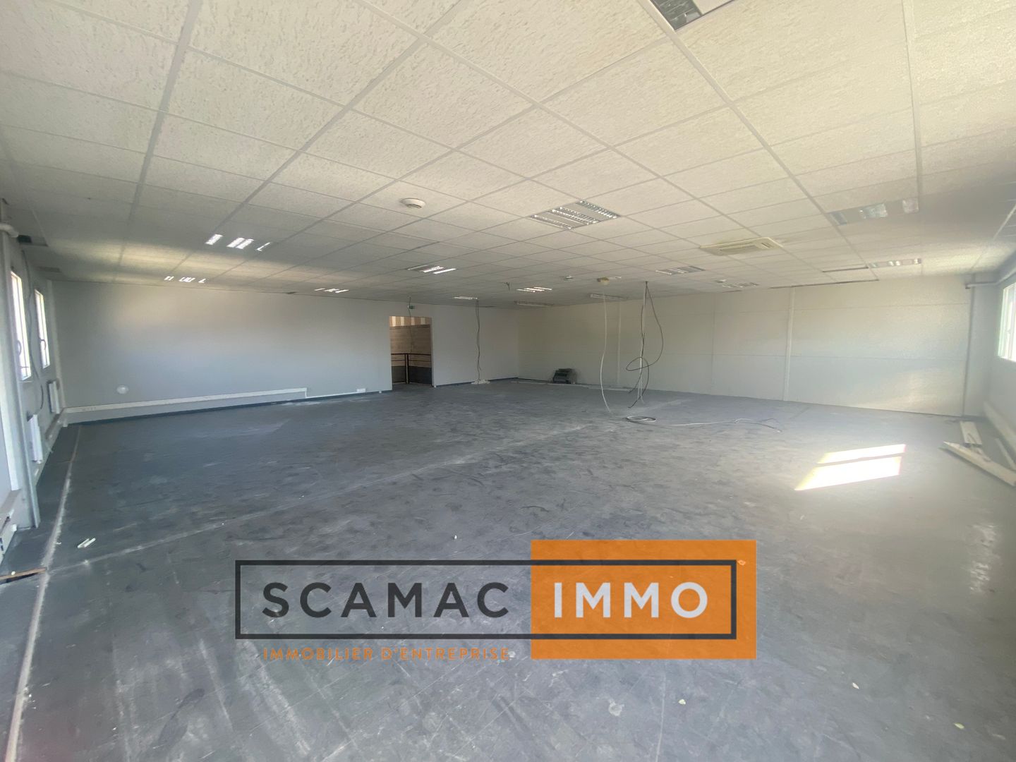 local d'activités de 190m², Marseille 14 (Bouches-du-Rhône)