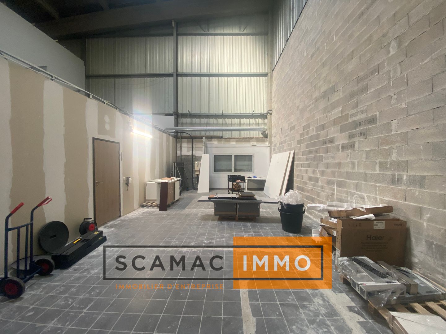 local d'activités de 190m², Marseille 14 (Bouches-du-Rhône)