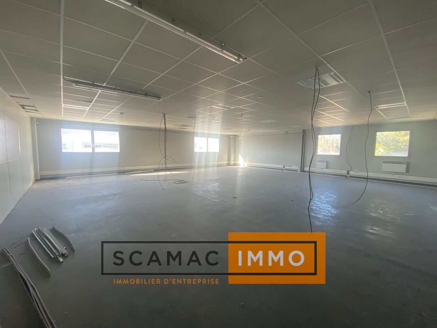 local d'activités de 190m², Marseille 14 (Bouches-du-Rhône)