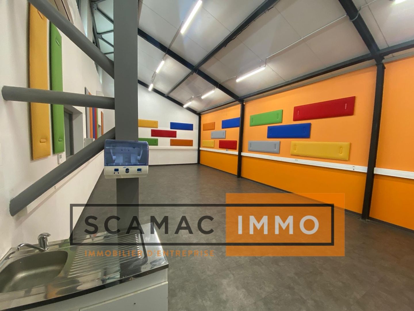 local d'activités de 990m², Marseille 14 (Bouches-du-Rhône)