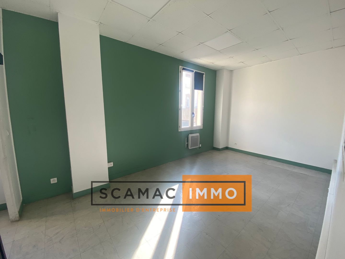 bureau de 136m², Marseille 15 (Bouches-du-Rhône)