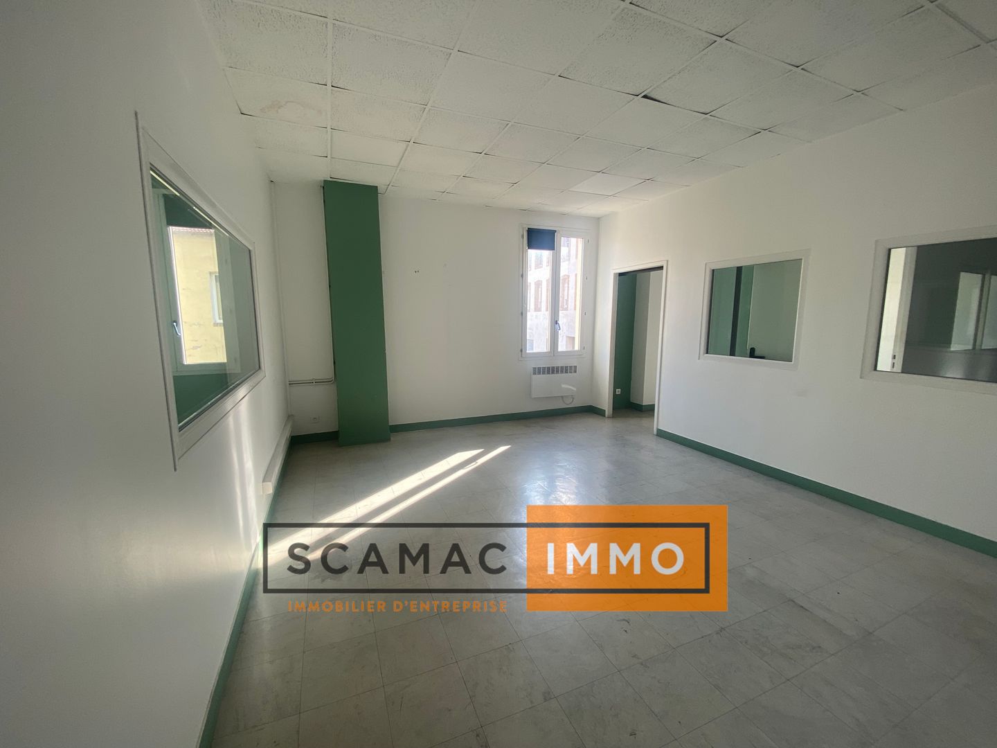 bureau de 136m², Marseille 15 (Bouches-du-Rhône)