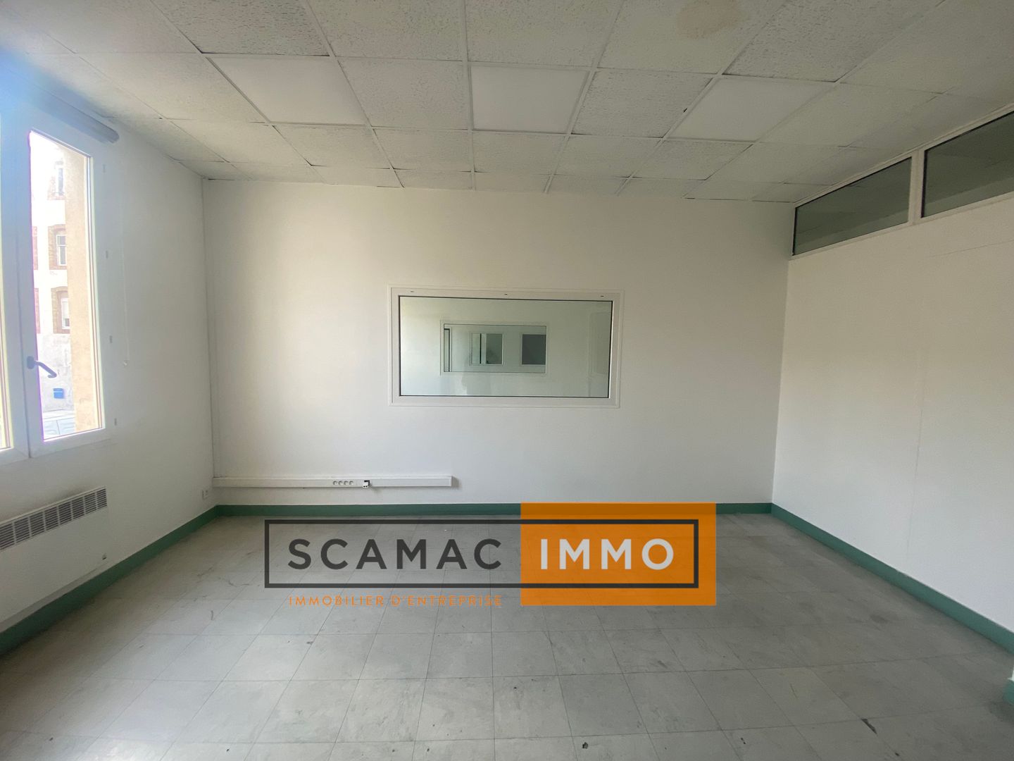 bureau de 136m², Marseille 15 (Bouches-du-Rhône)