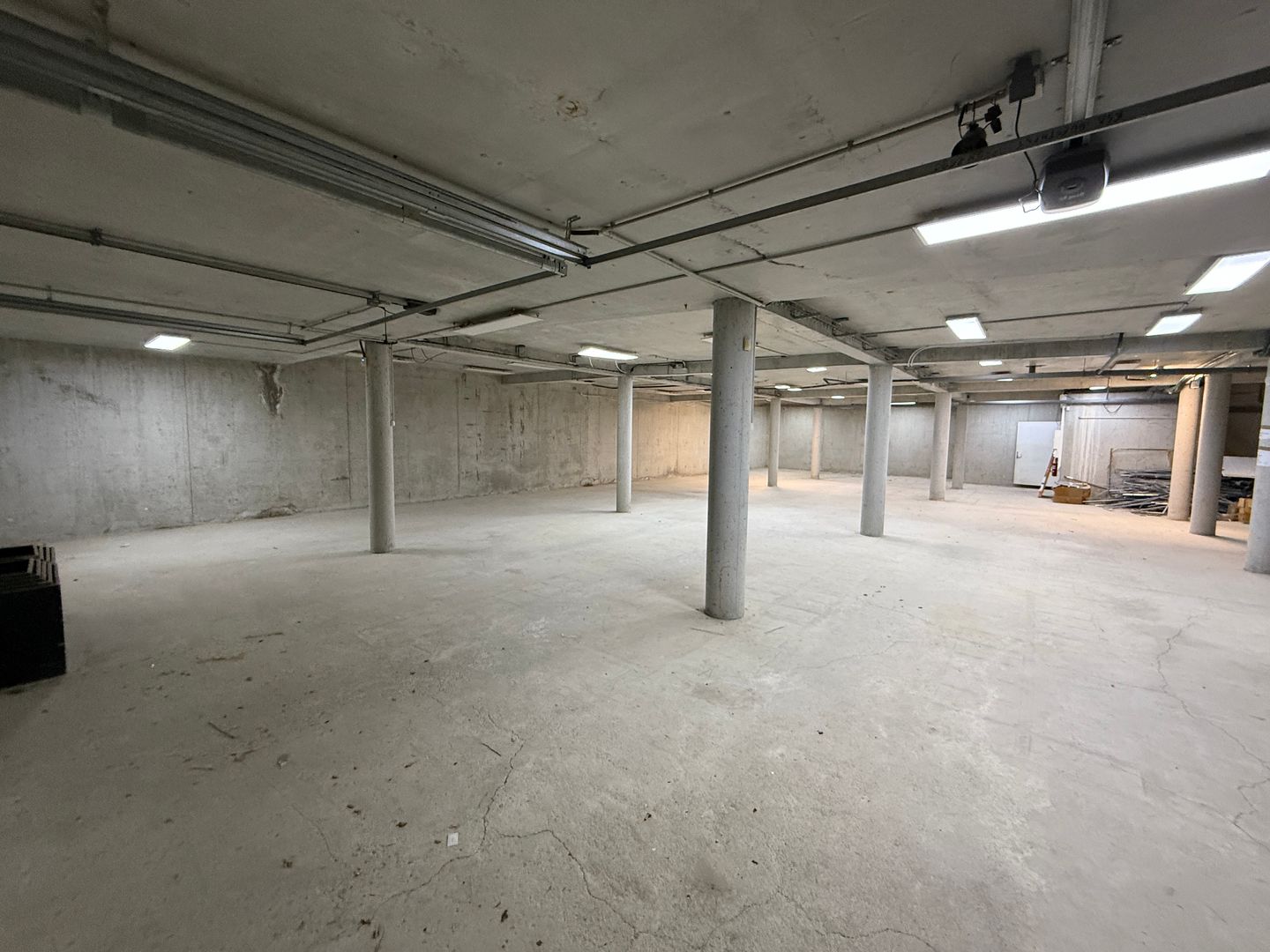 entrepôt de 300m², Sainte-Maxime (Var)