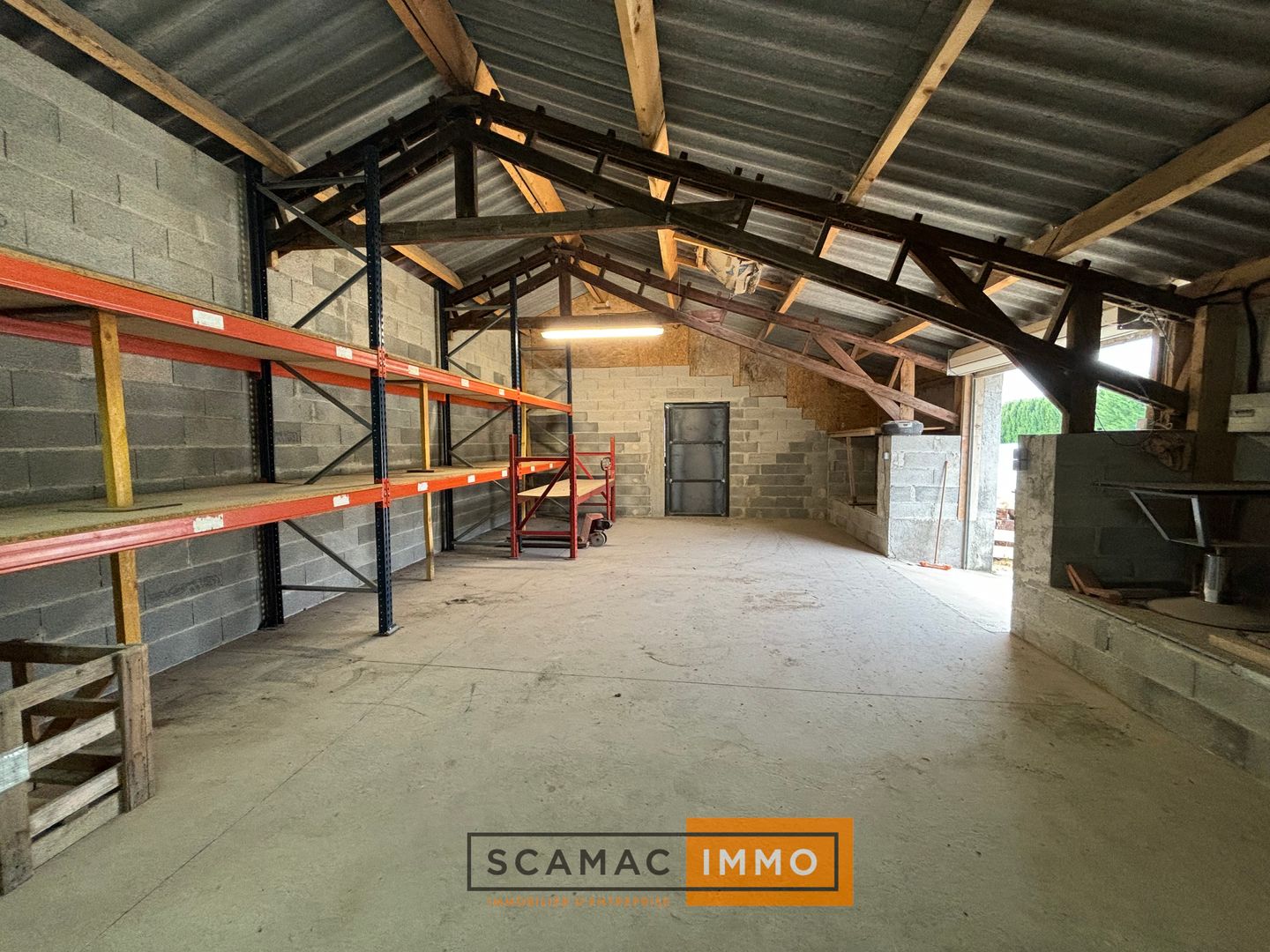 local d'activités de 310m², Puyvert (Vaucluse)