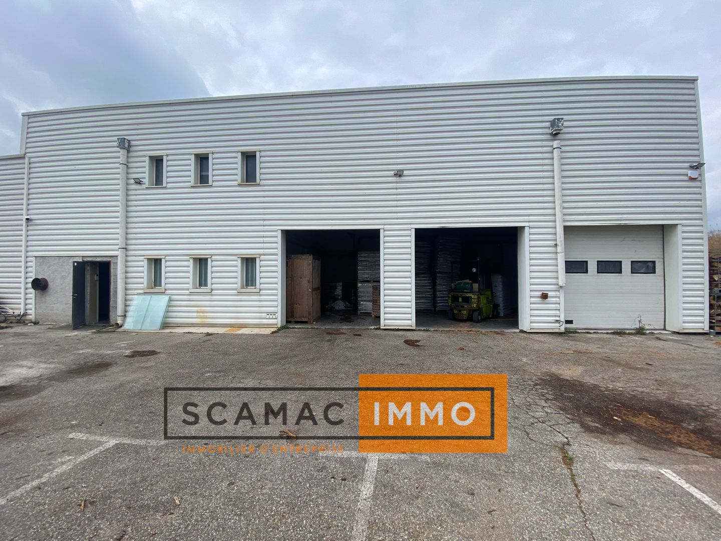 local d'activités de 210m², Pertuis (Vaucluse)