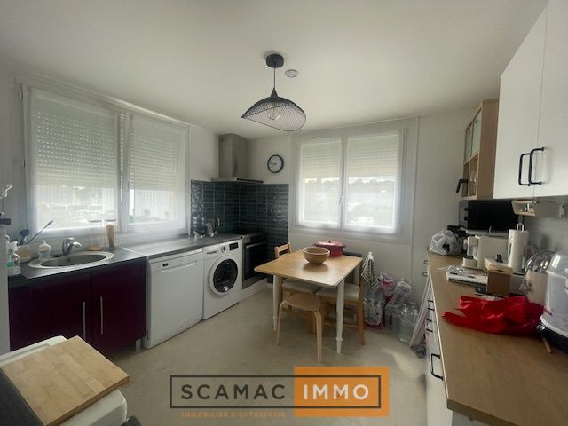 locaux mixtes de 548m², Arpajon (Essonne)