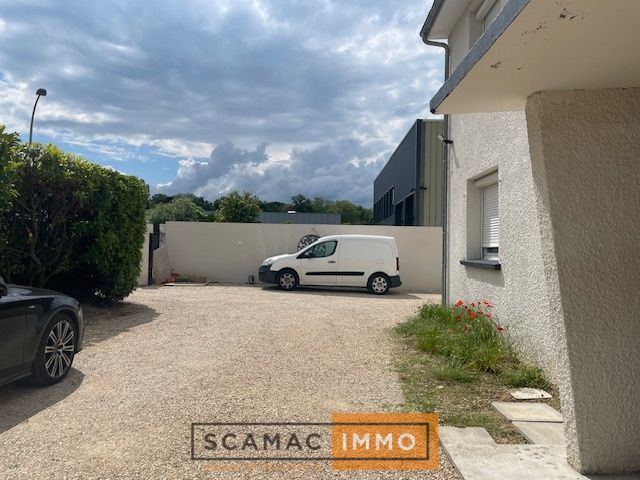 locaux mixtes de 548m², Arpajon (Essonne)