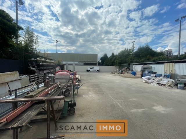locaux mixtes de 548m², Arpajon (Essonne)