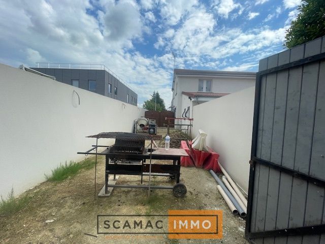 locaux mixtes de 548m², Arpajon (Essonne)