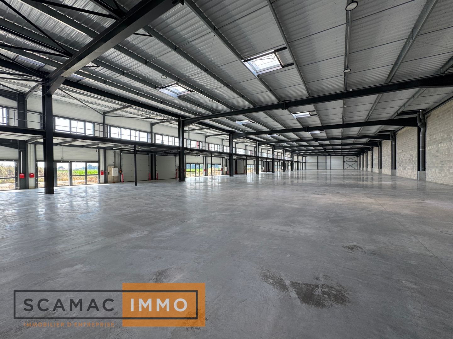 local d'activités de 2&nbsp;150m², Avrainville (Essonne)