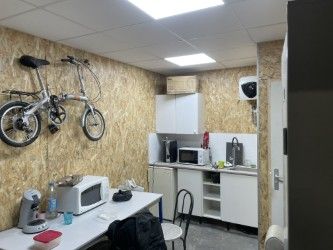 local d'activités de 378m², Montfermeil (Seine-Saint-Denis)