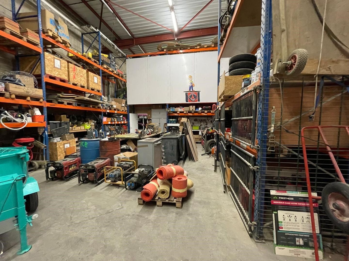 entrepôt de 568m², Le Thillay (Val-d'Oise)