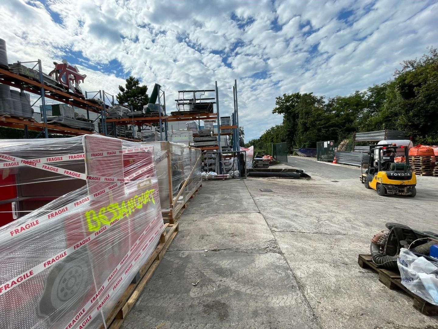 entrepôt de 568m², Le Thillay (Val-d'Oise)