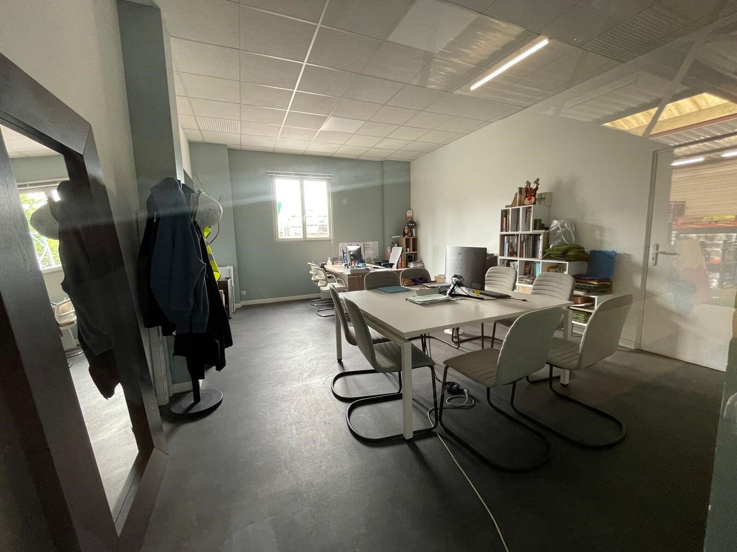 entrepôt de 568m², Le Thillay (Val-d'Oise)