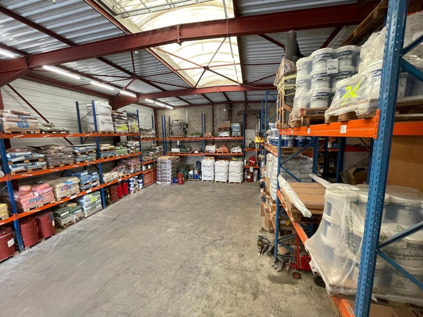 entrepôt de 568m², Le Thillay (Val-d'Oise)