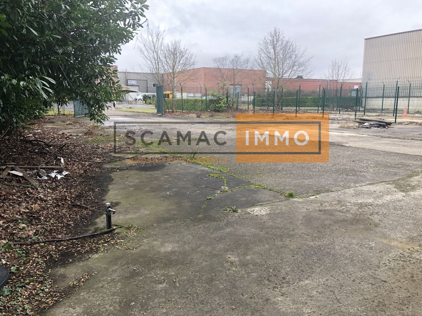 local d'activités de 770m², Saint-Ouen-l'Aumône (Val-d'Oise)