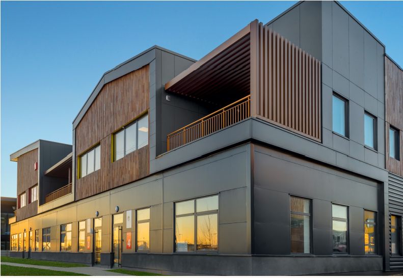 local d'activités de 358m², Marines (Val-d'Oise)