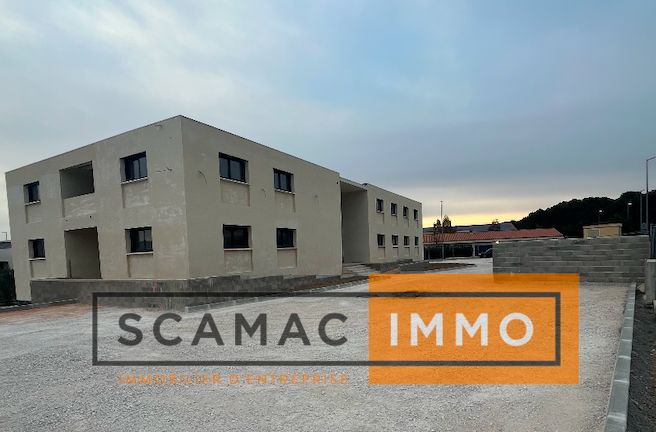 locaux mixtes de 220m², Saint-Mitre-les-Remparts (Bouches-du-Rhône)