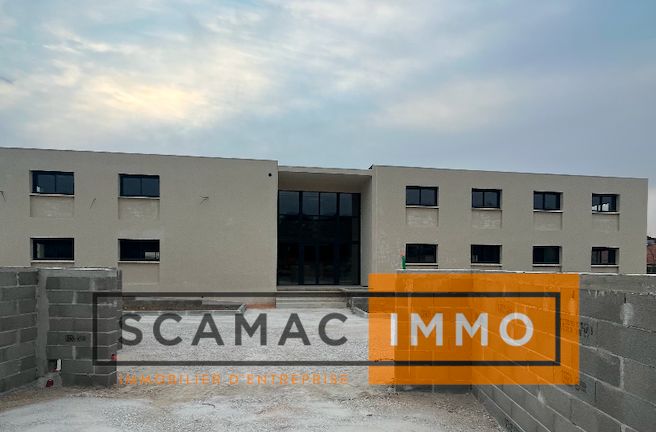 locaux mixtes de 220m², Saint-Mitre-les-Remparts (Bouches-du-Rhône)