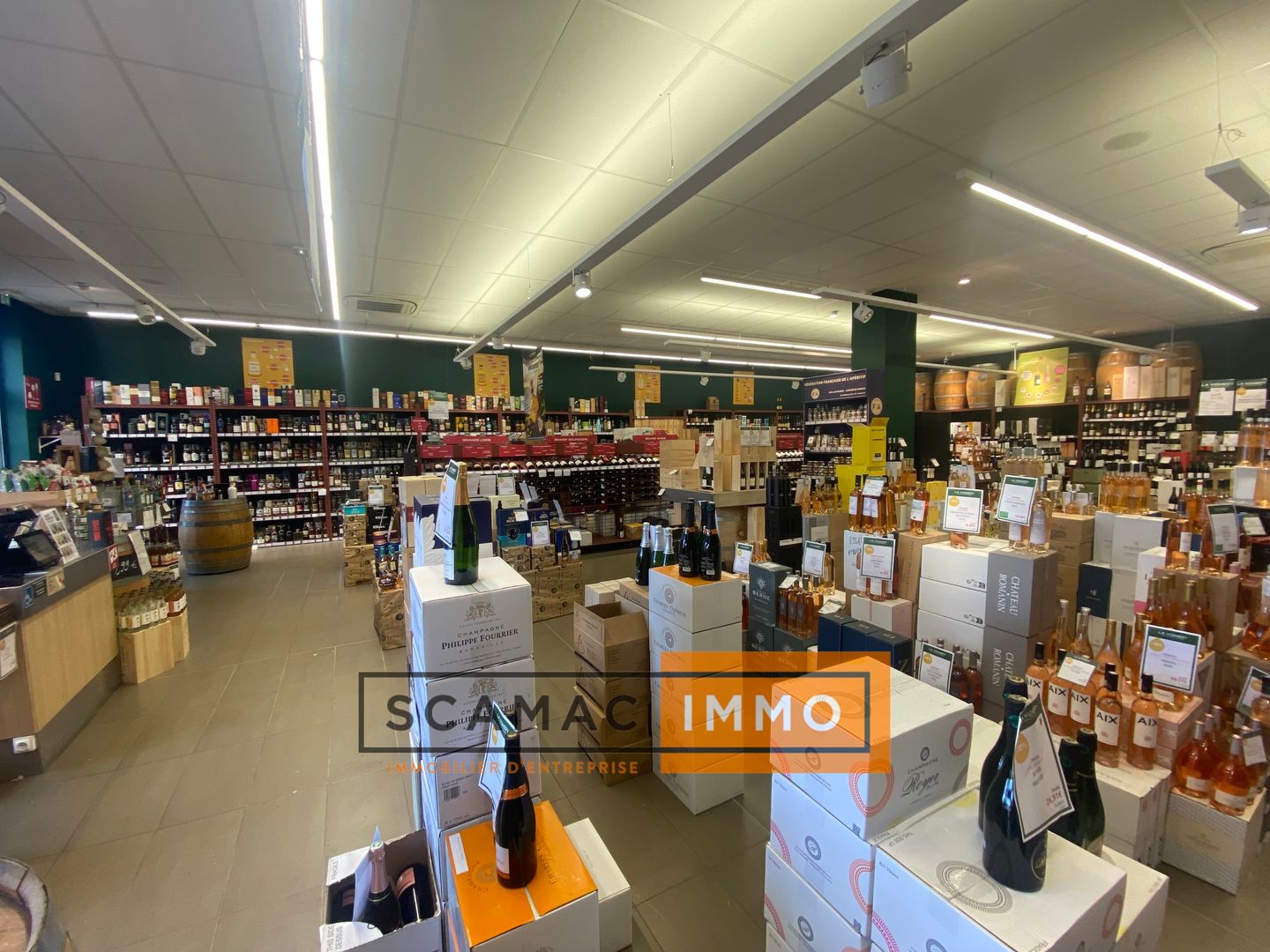 local commercial de 244m², Cabriès (Bouches-du-Rhône)