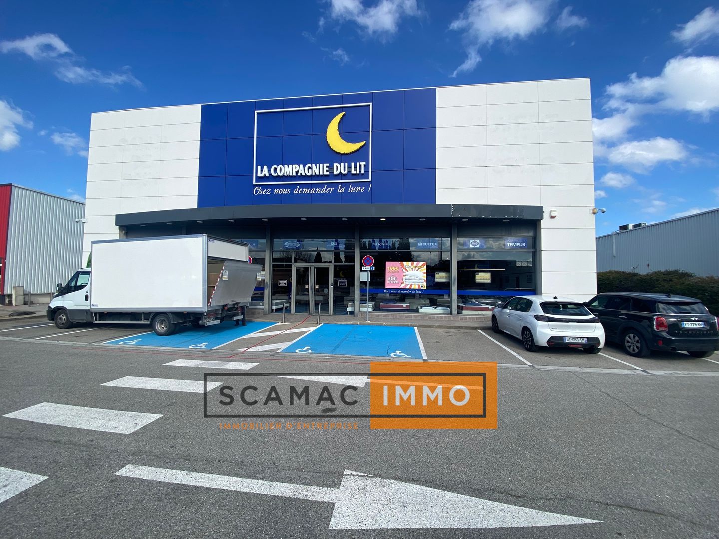 Local commercial de 1 036 m², Les-Pennes-Mirabeau