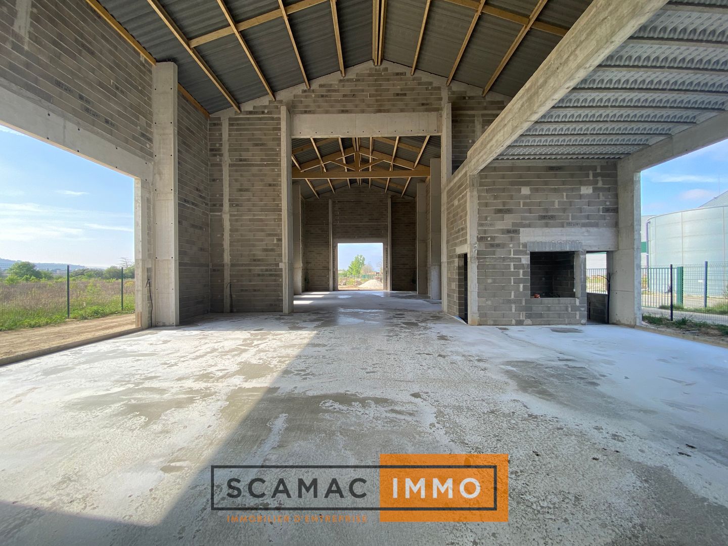local d'activités de 380m², Rognac (Bouches-du-Rhône)
