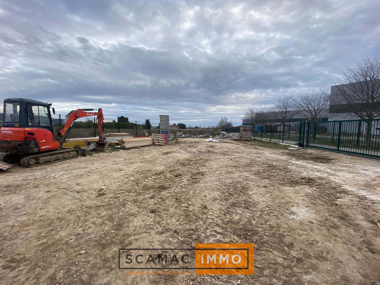 local d'activités de 240m², Rognac (Bouches-du-Rhône)