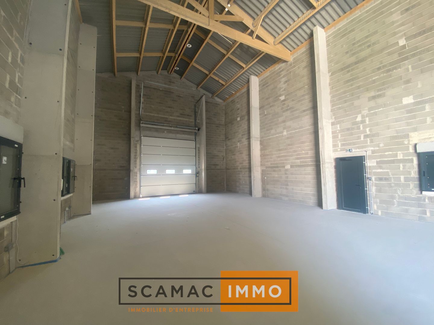 local d'activités de 110m², Rognac (Bouches-du-Rhône)