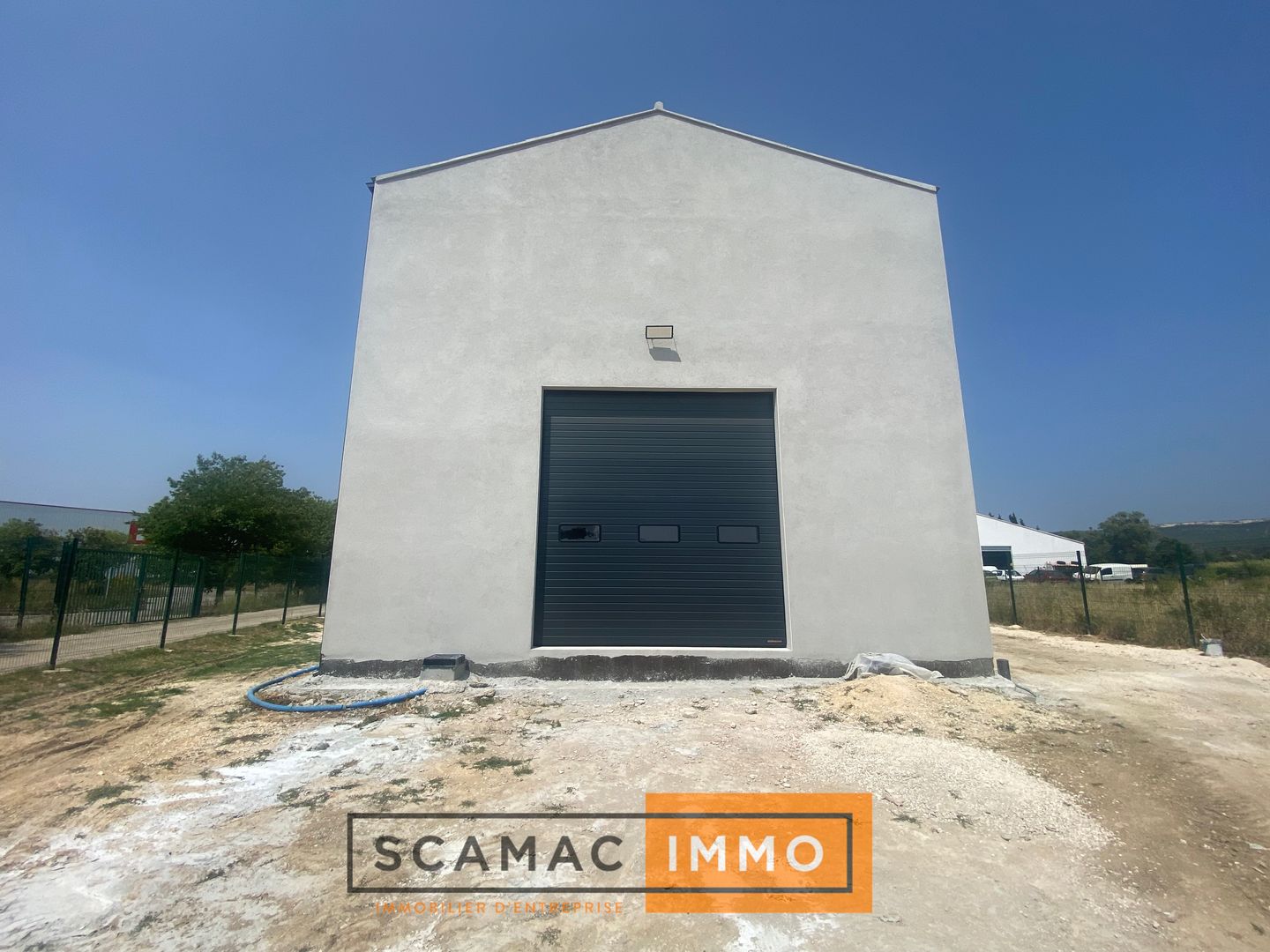 local d'activités de 110m², Rognac (Bouches-du-Rhône)