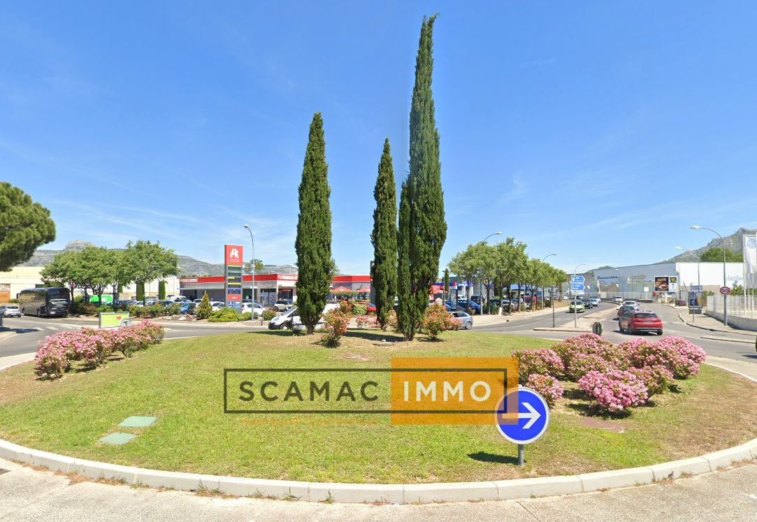 entrepôt de 500m², Aubagne (Bouches-du-Rhône)