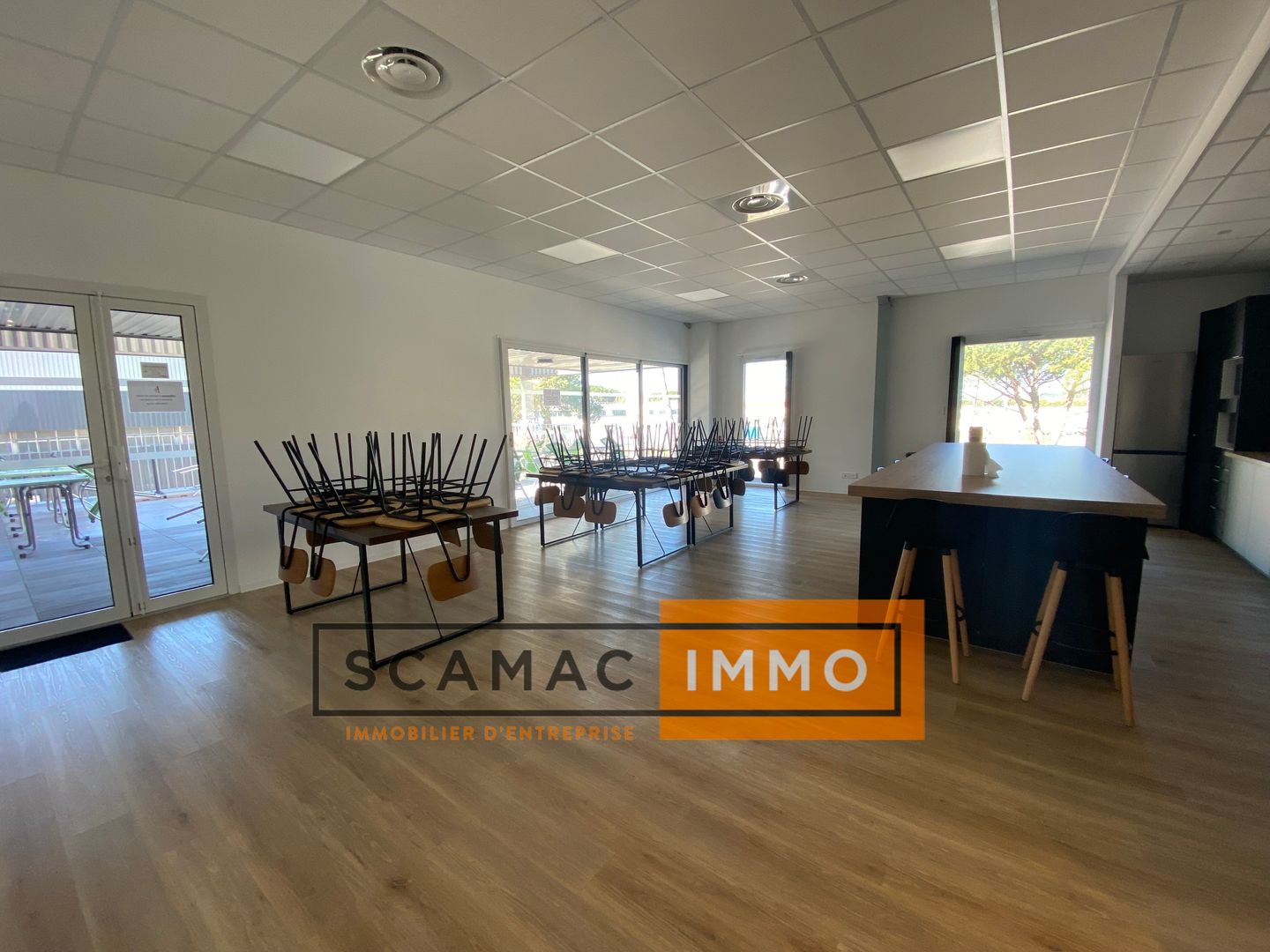 bureau de 136m², Rousset (Bouches-du-Rhône)