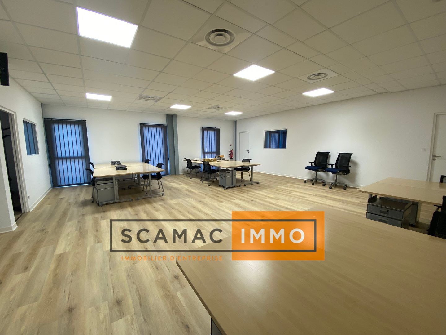 bureau de 136m², Rousset (Bouches-du-Rhône)