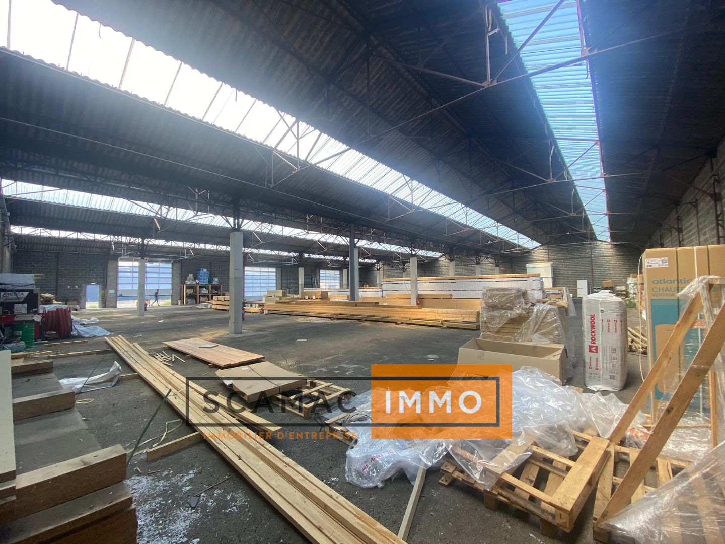 entrepôt de 1&nbsp;600m², Rousset (Bouches-du-Rhône)