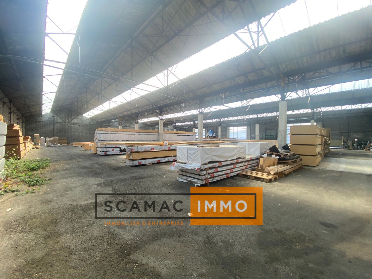 entrepôt de 1&nbsp;600m², Rousset (Bouches-du-Rhône)