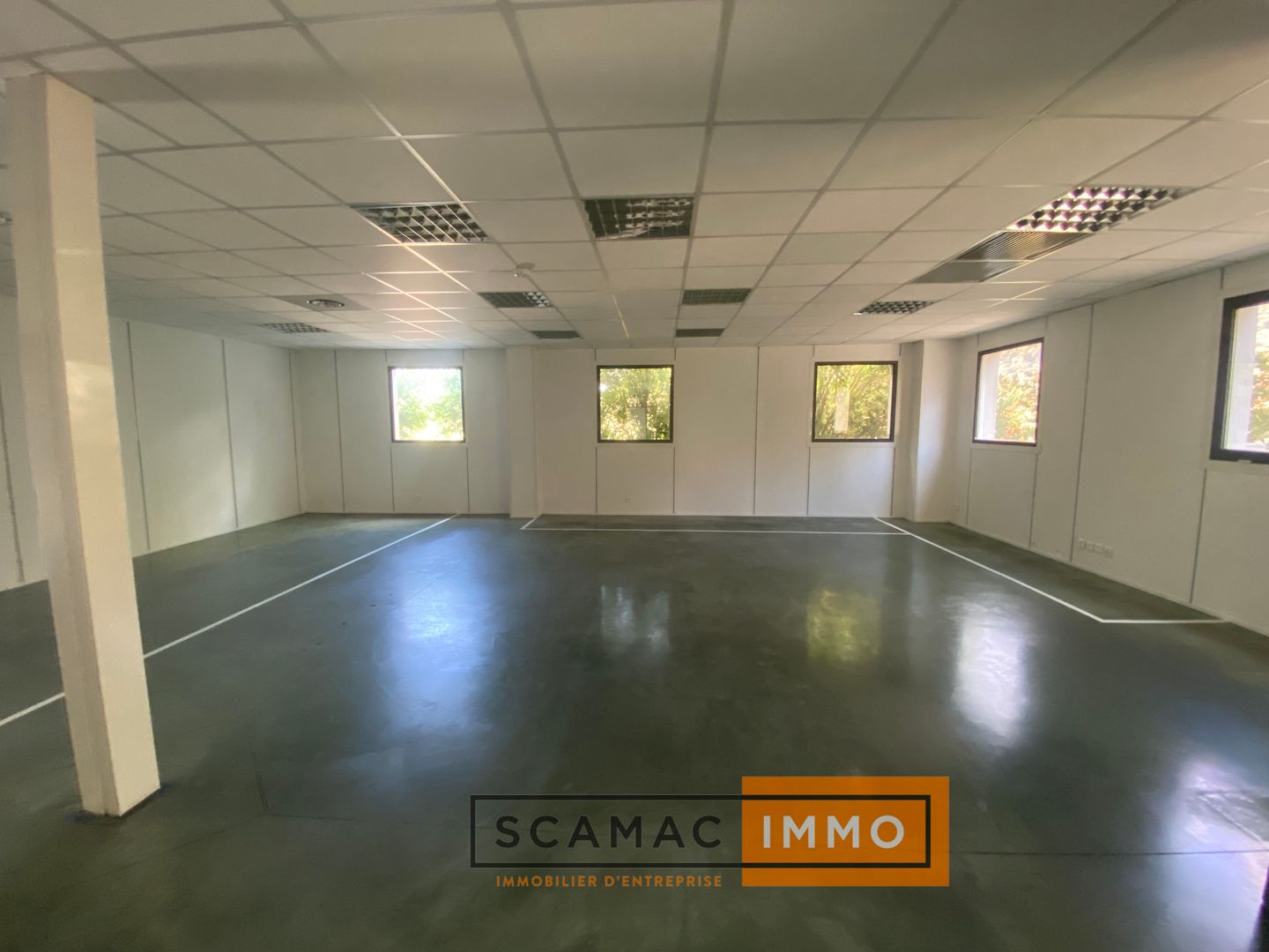 local d'activités de 585m², Les Milles (Bouches-du-Rhône)