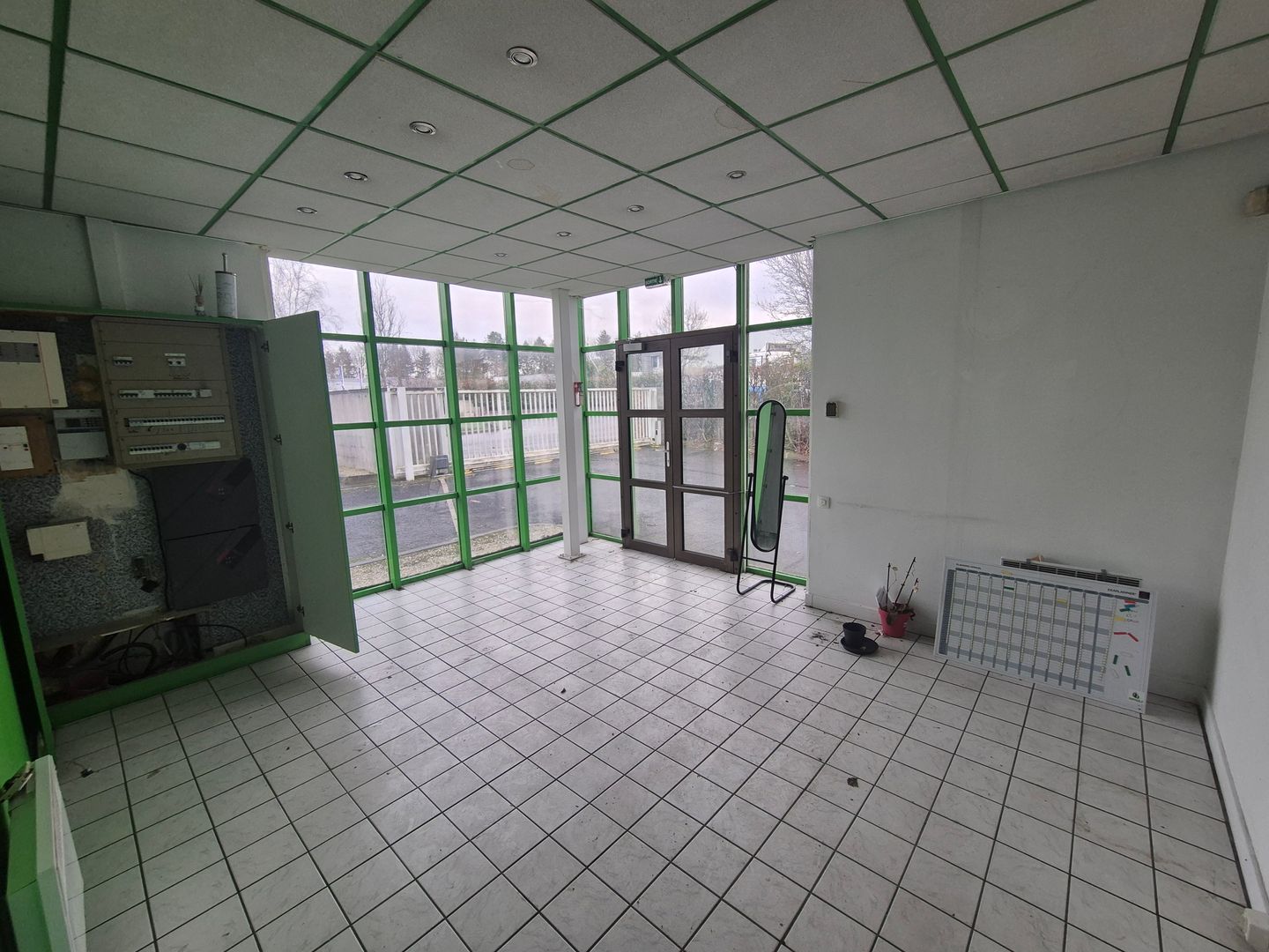 local d'activités de 432m², Claye-Souilly (Seine-et-Marne)