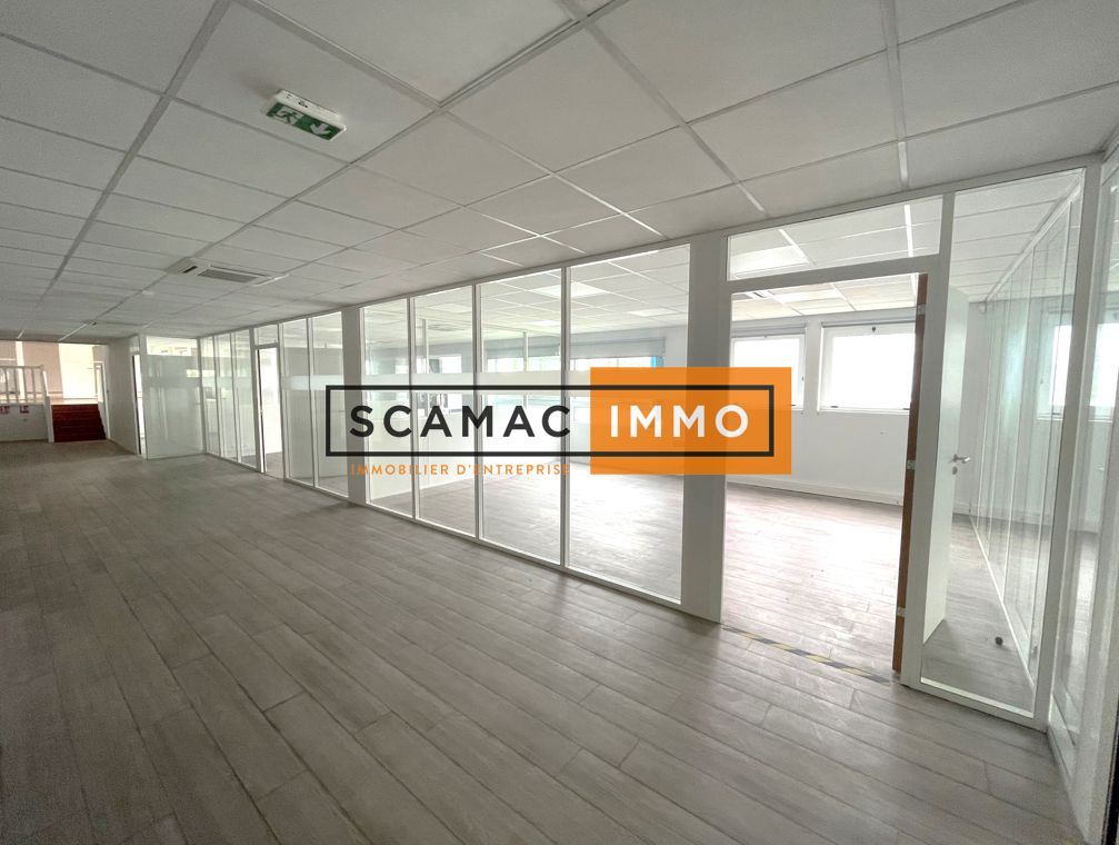 local d'activités de 3&nbsp;000m², Brie-Comte-Robert (Seine-et-Marne)