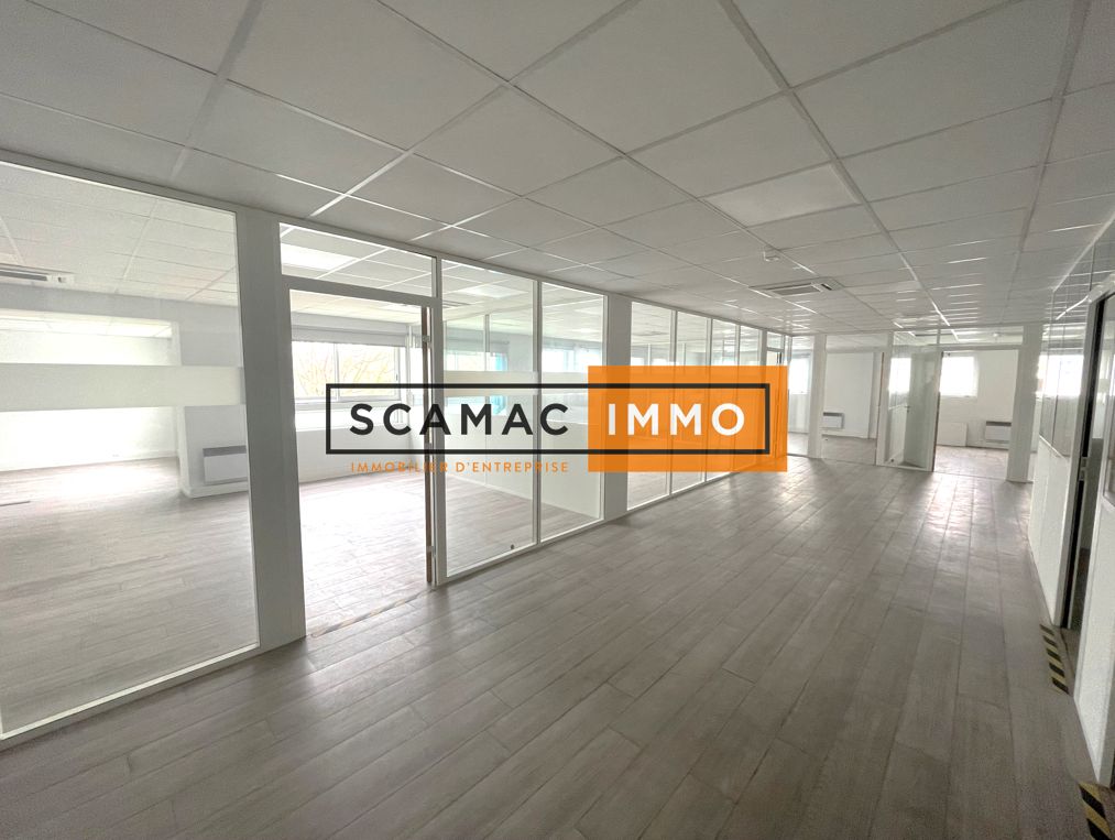 local d'activités de 3&nbsp;000m², Brie-Comte-Robert (Seine-et-Marne)