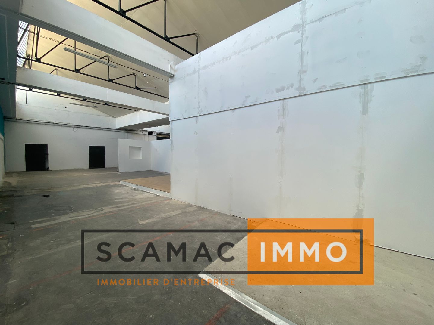 hangar de 3 400m², Avignon (Vaucluse)