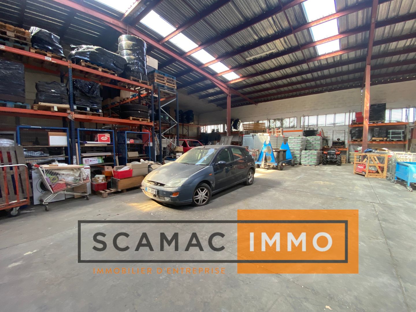 hangar de 1&nbsp;100m², Avignon (Vaucluse)