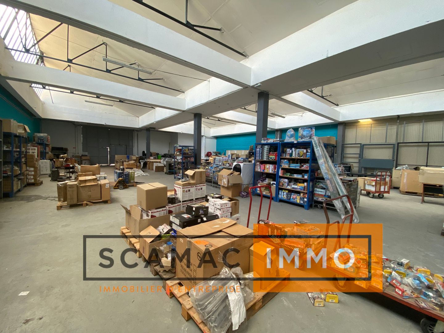 hangar de 1&nbsp;000m², Avignon (Vaucluse)
