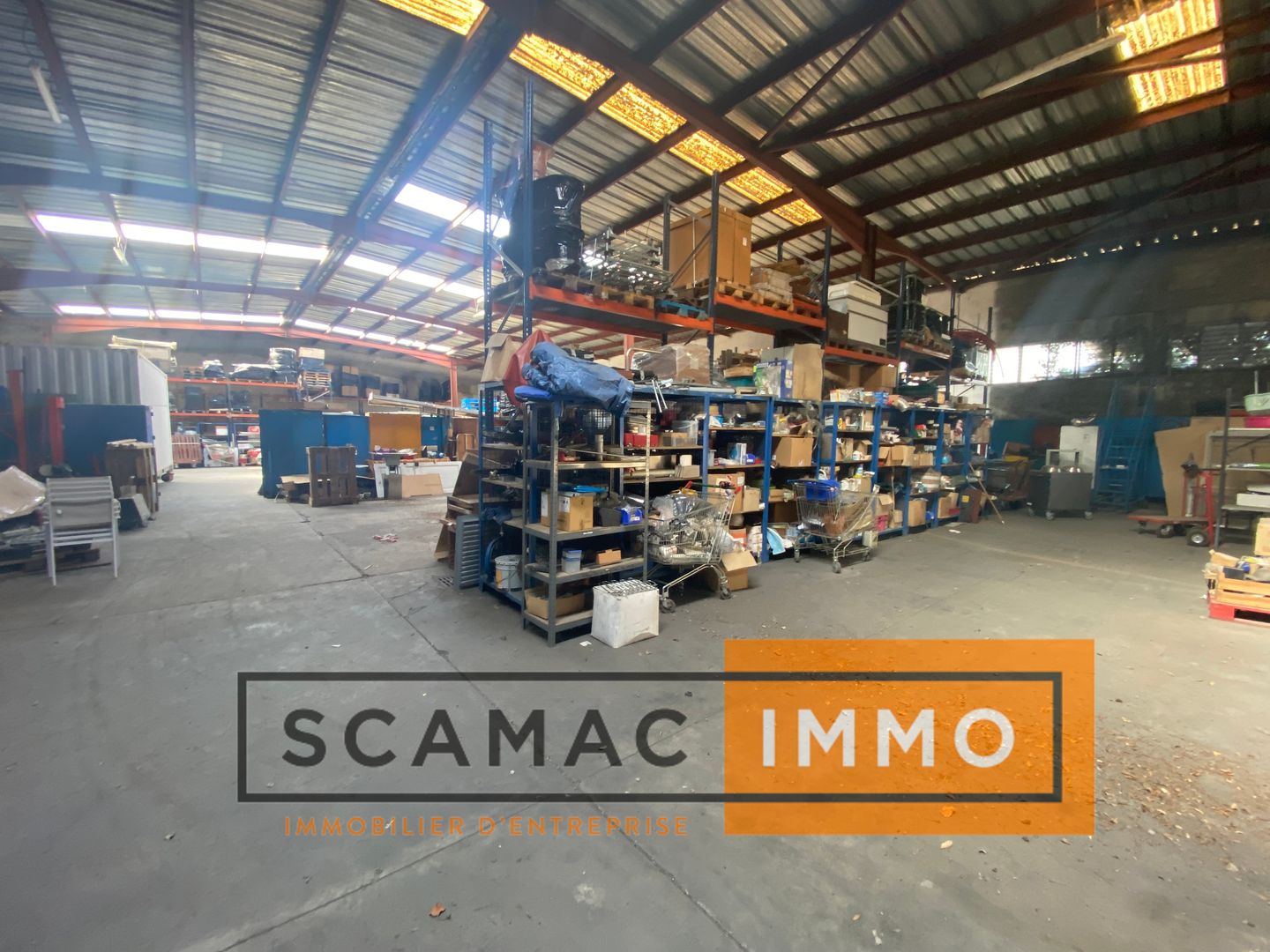 hangar de 1&nbsp;100m², Avignon (Vaucluse)