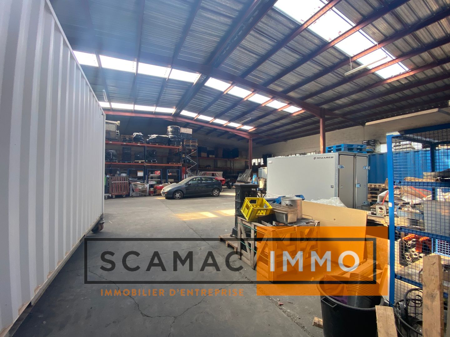 hangar de 1&nbsp;100m², Avignon (Vaucluse)