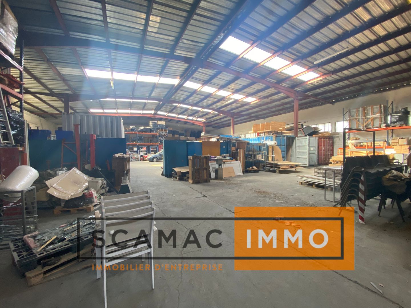 hangar de 1&nbsp;100m², Avignon (Vaucluse)